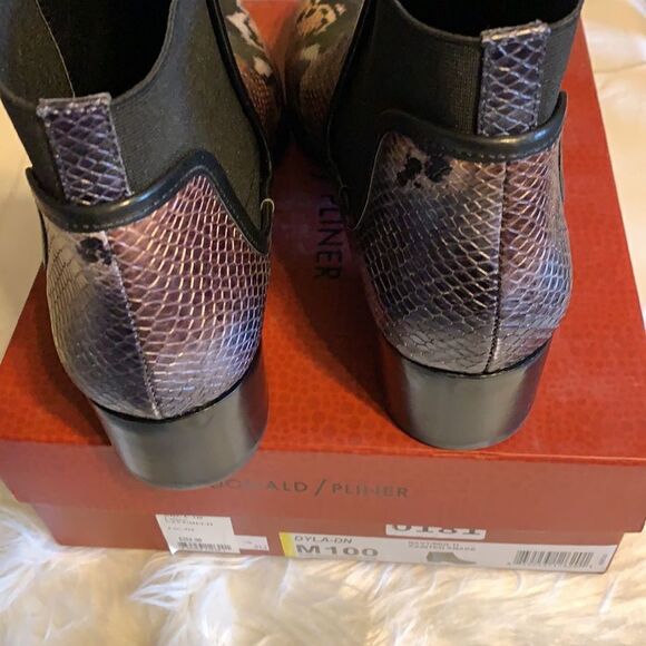 Donald Pliner Genuine Leather Snake-Print Dyla Bootie, Size 10 - Picture 10 of 13